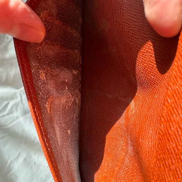 Authentic Louis Vuitton Epi Checkbook Bifold - Picture 8 of 9